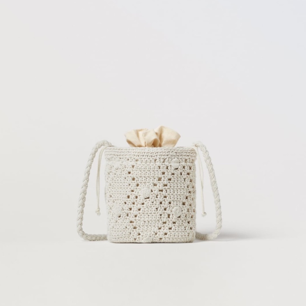 CROCHET BUCKET BAG